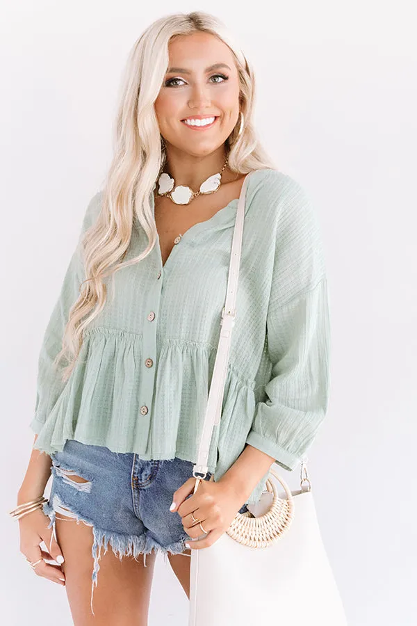 Chic Soleil Shift Top in Pear