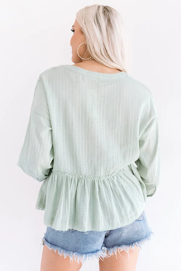 Chic Soleil Shift Top in Pear