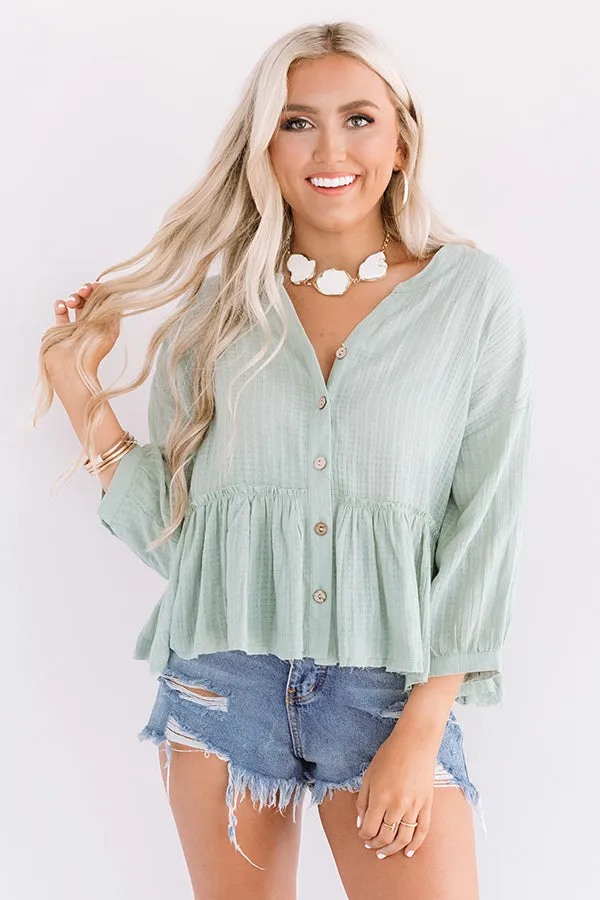 Chic Soleil Shift Top in Pear