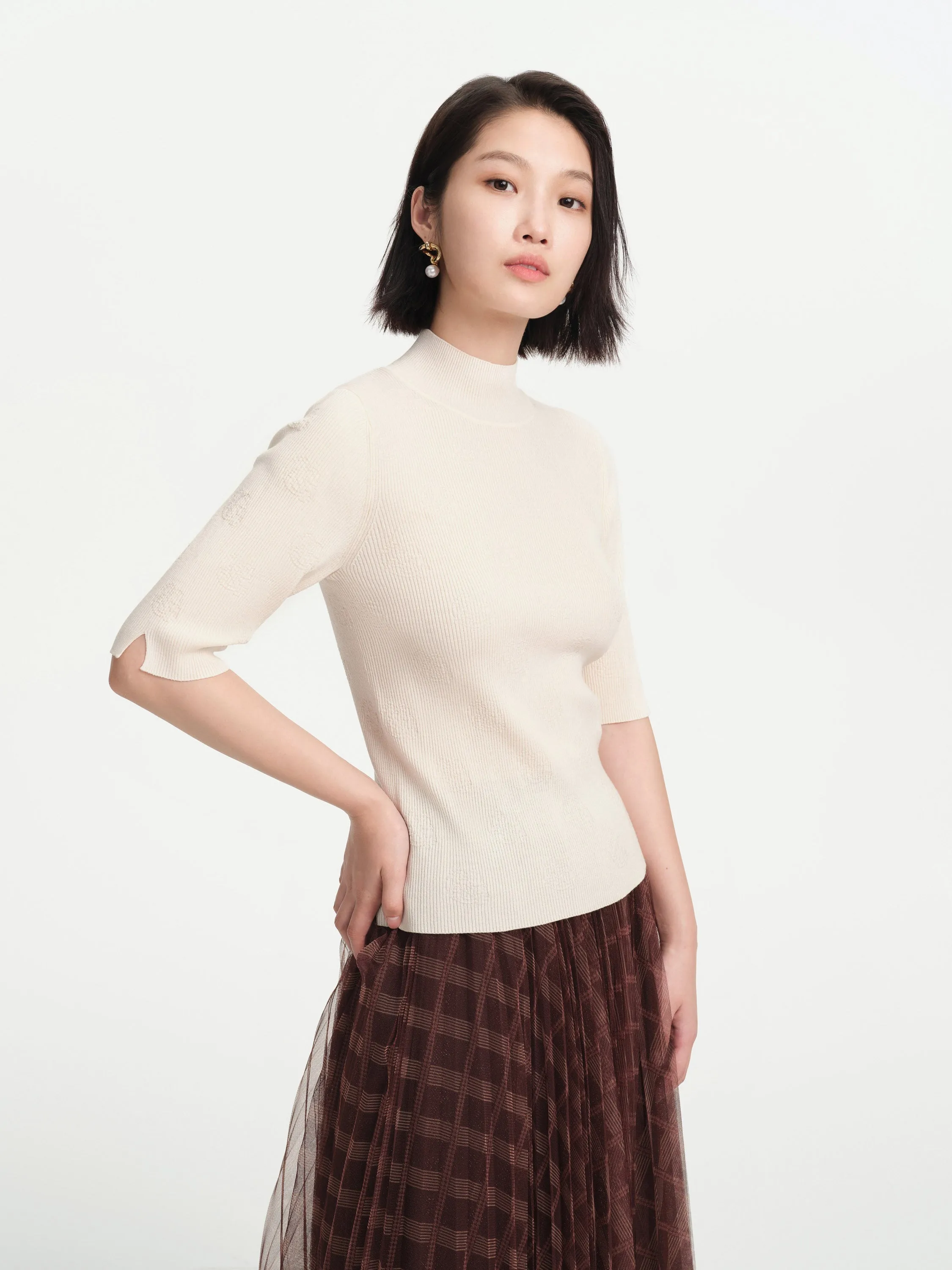 EP YAYING Semi-High Neck White Knit Top