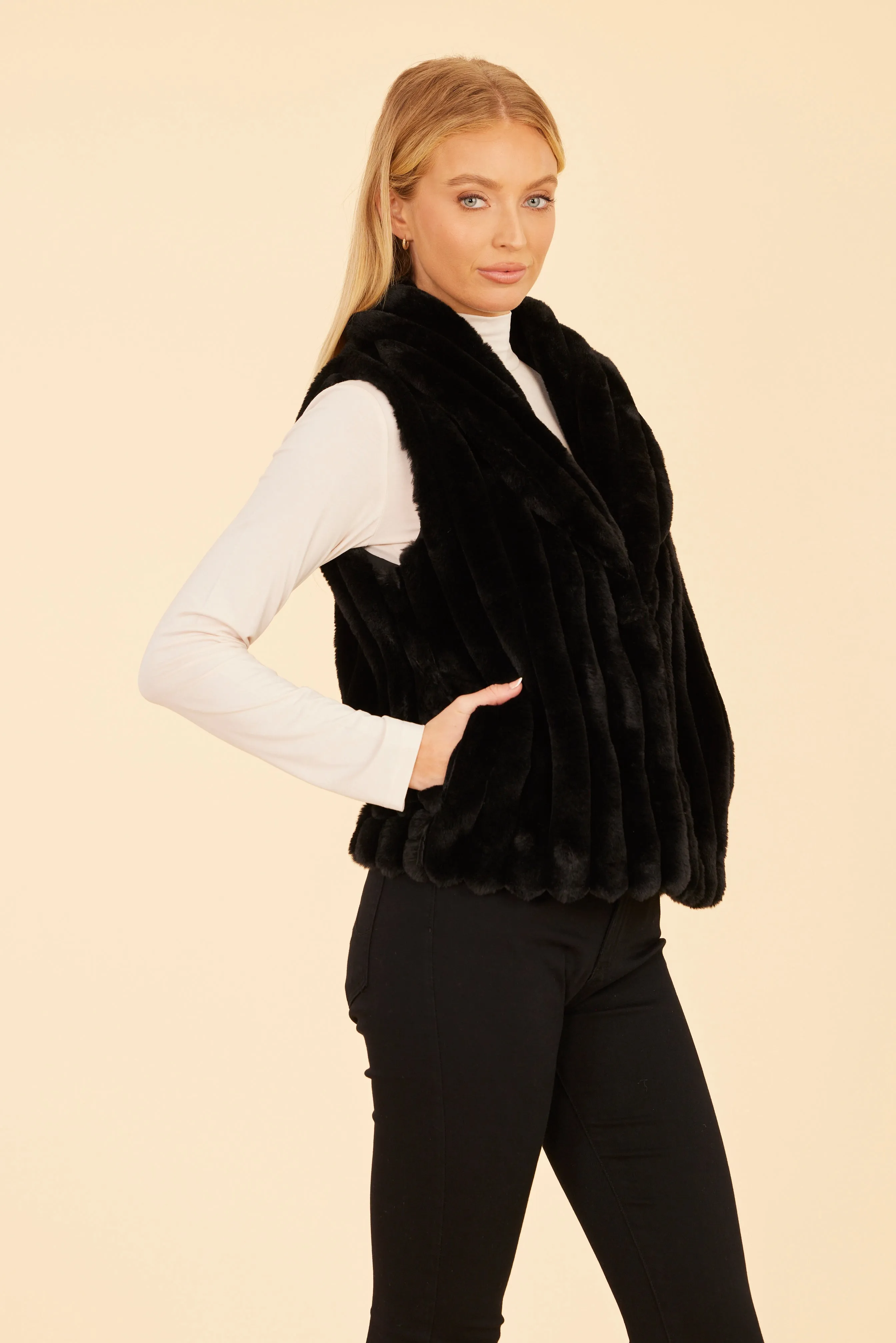 Faux Fur Grooved Vest