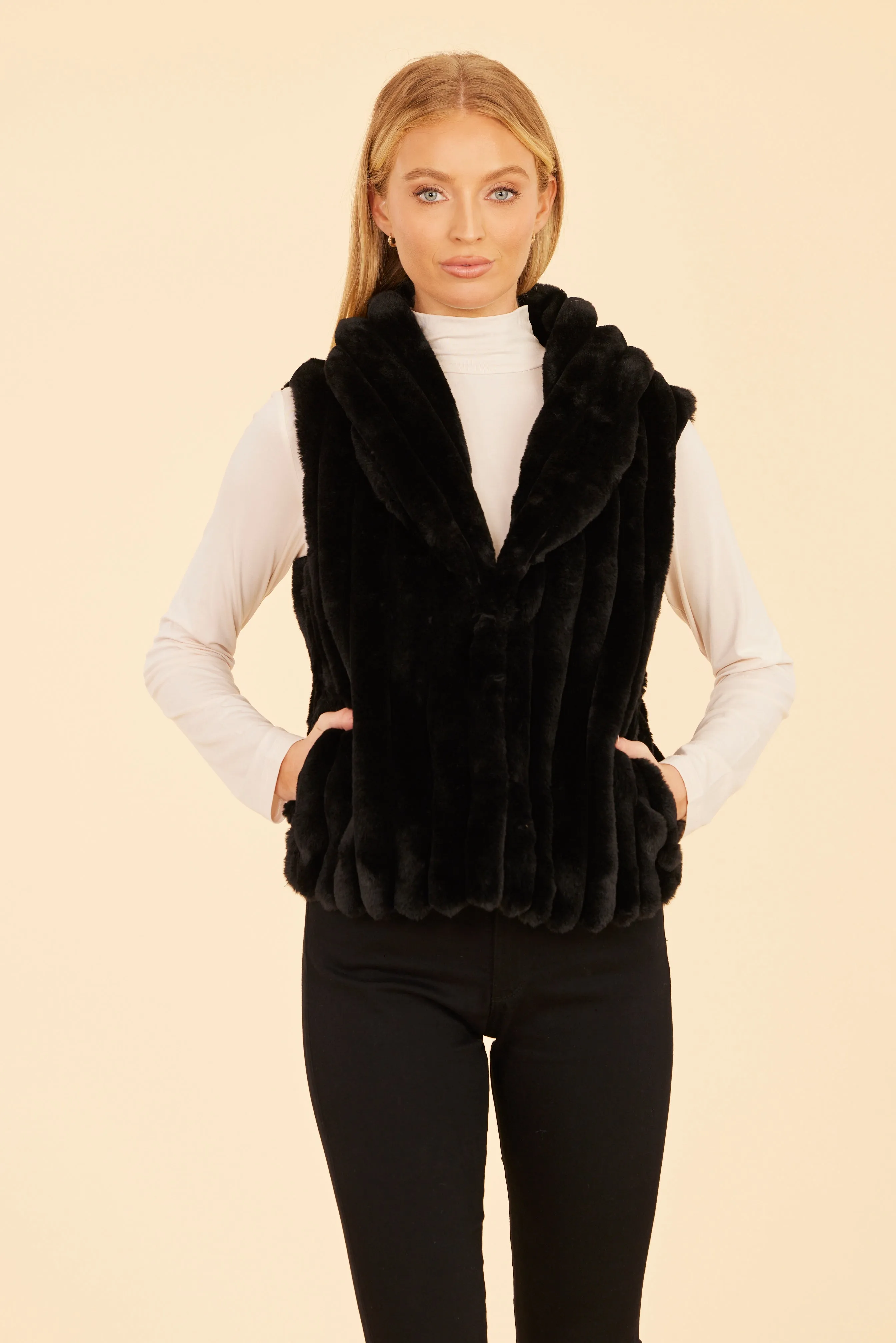 Faux Fur Grooved Vest