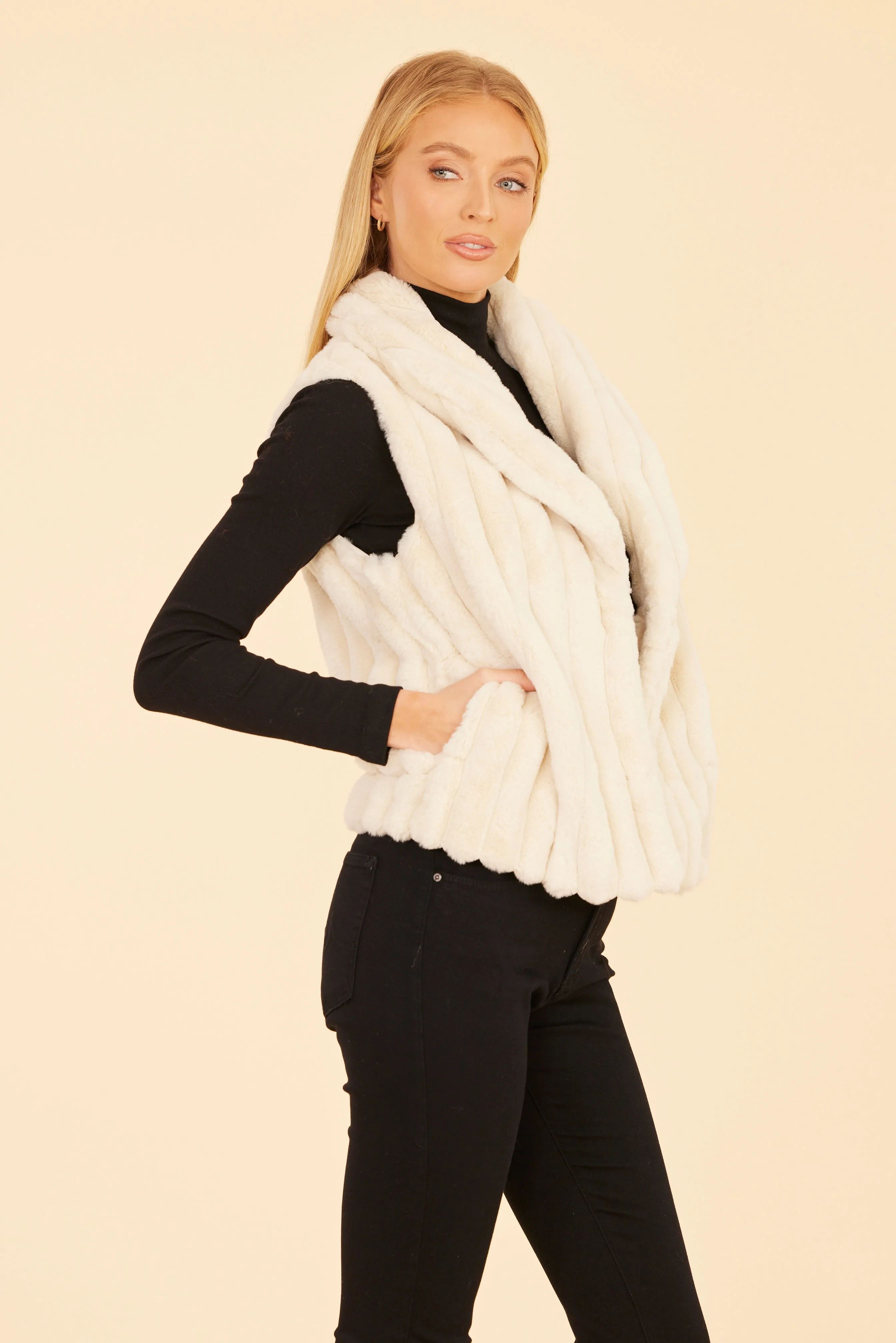 Faux Fur Grooved Vest