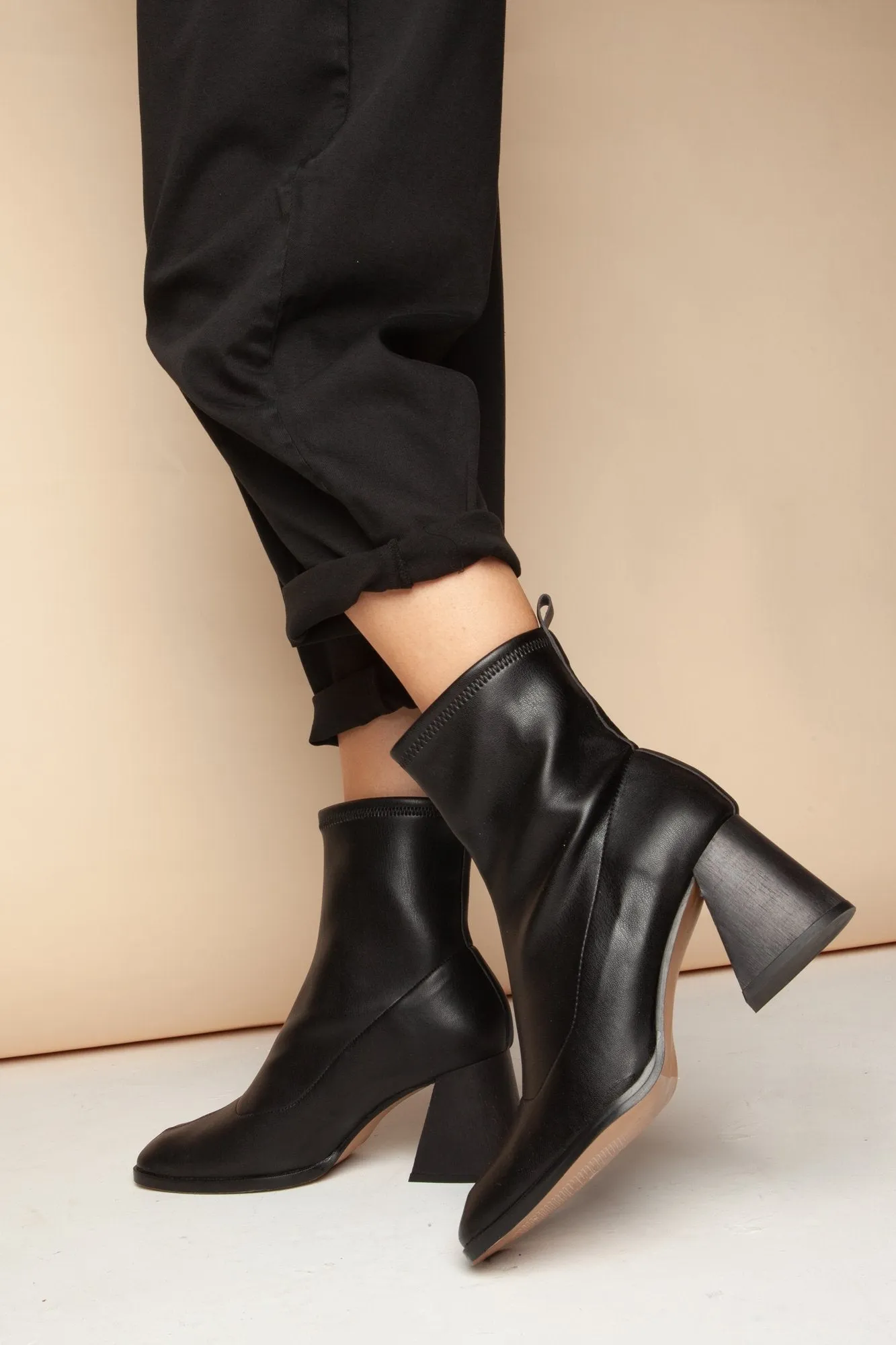 gabriela nappa black heel