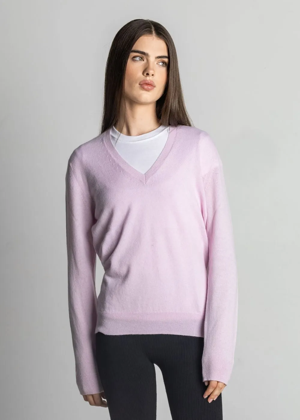 Isla Women's Scottish Made Cashmere V-Neck Jumper - Soft Pink