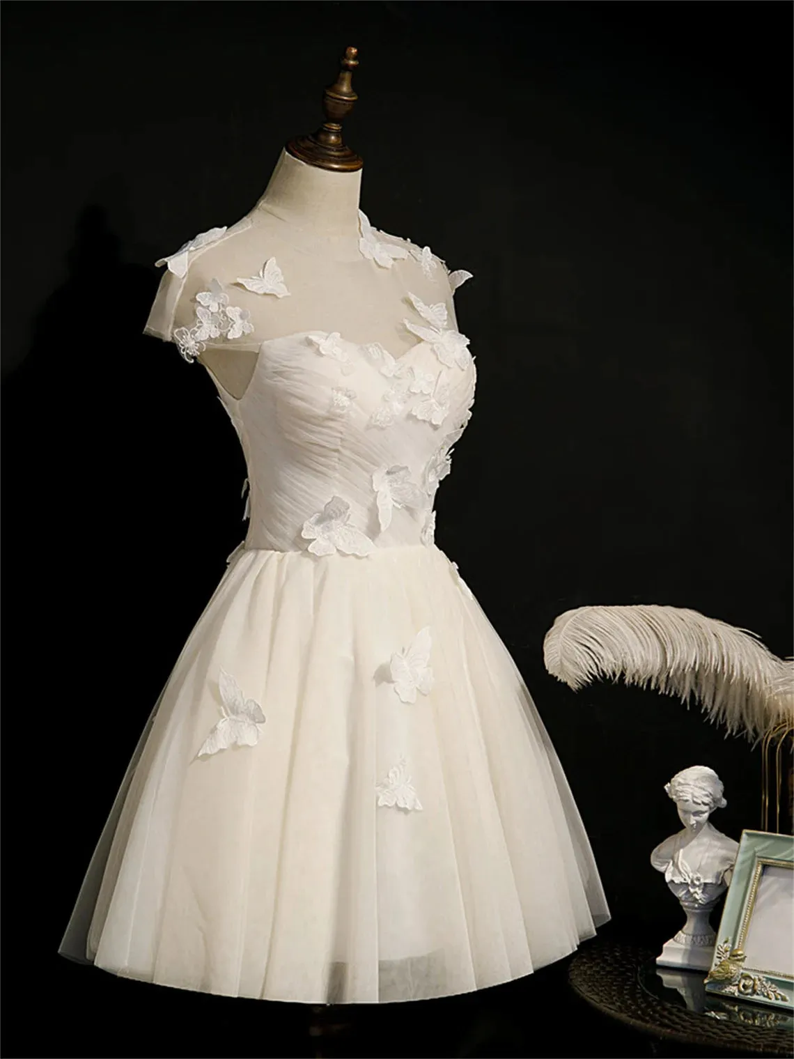 Ivory Homecoming Dress With Cap Sleeves Butterfly Appliques Short Prom Dress