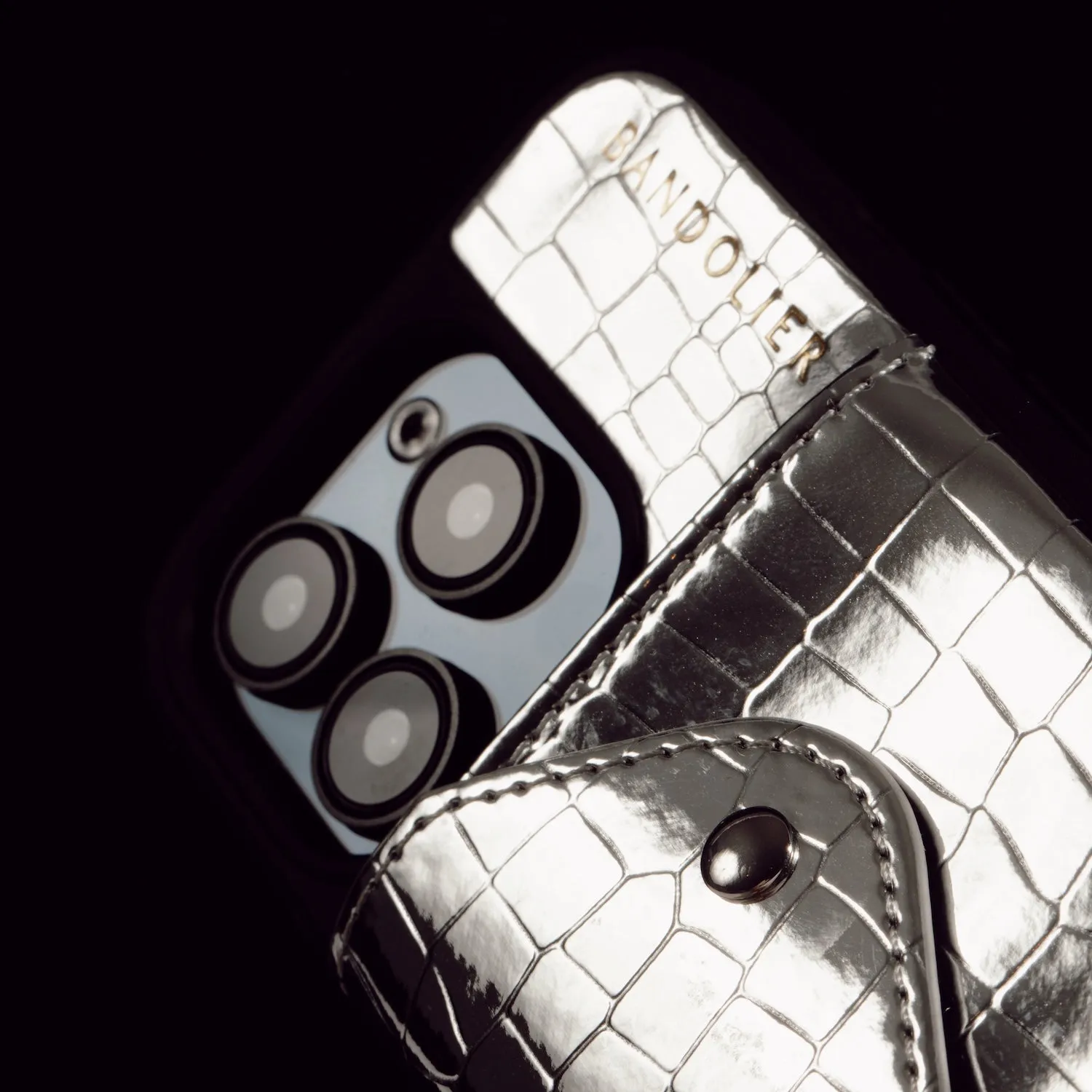 Kelsey Wristlet - Silver Croc/Silver