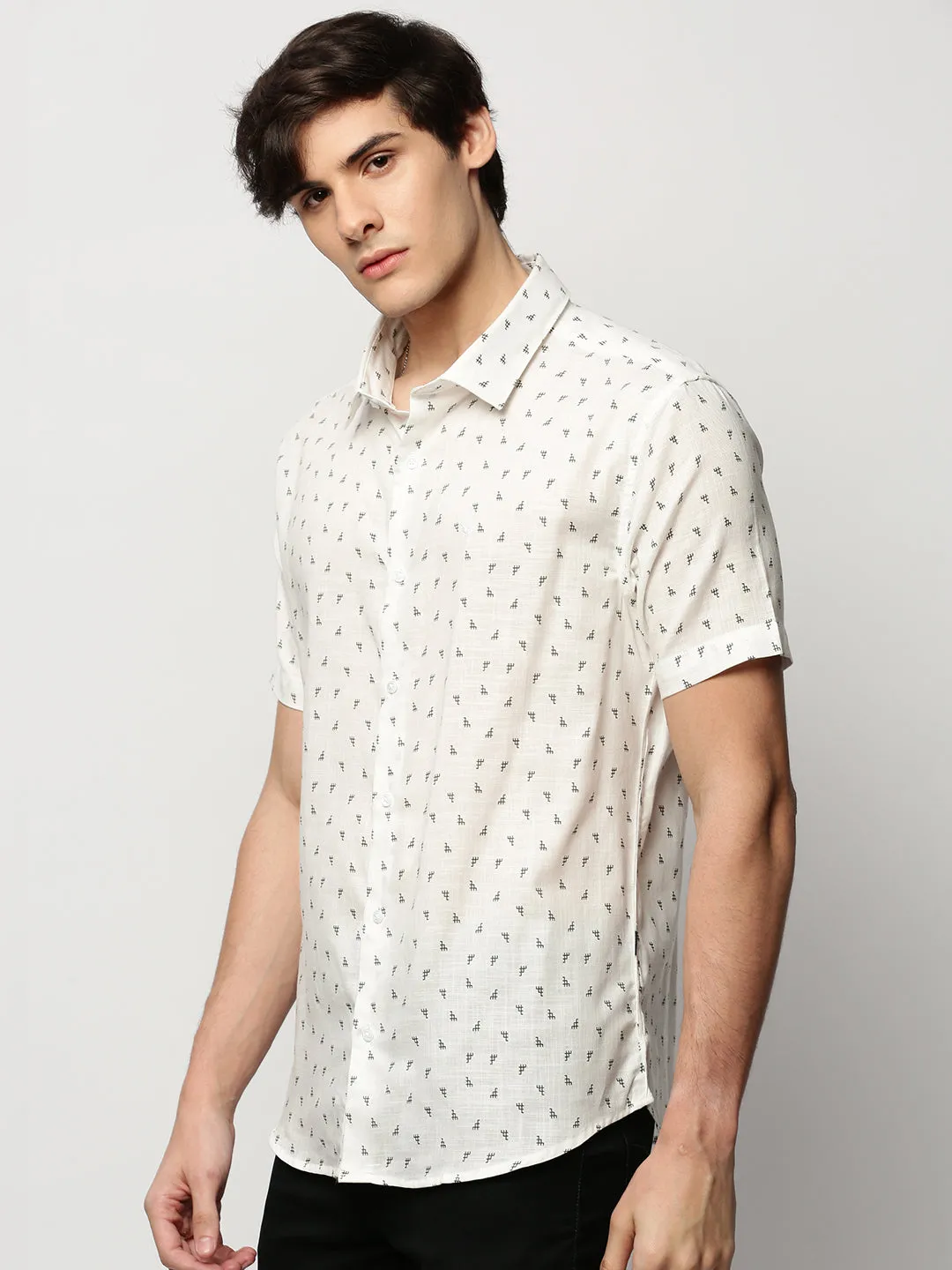 Men White Geometrical Casual Casual Shirts