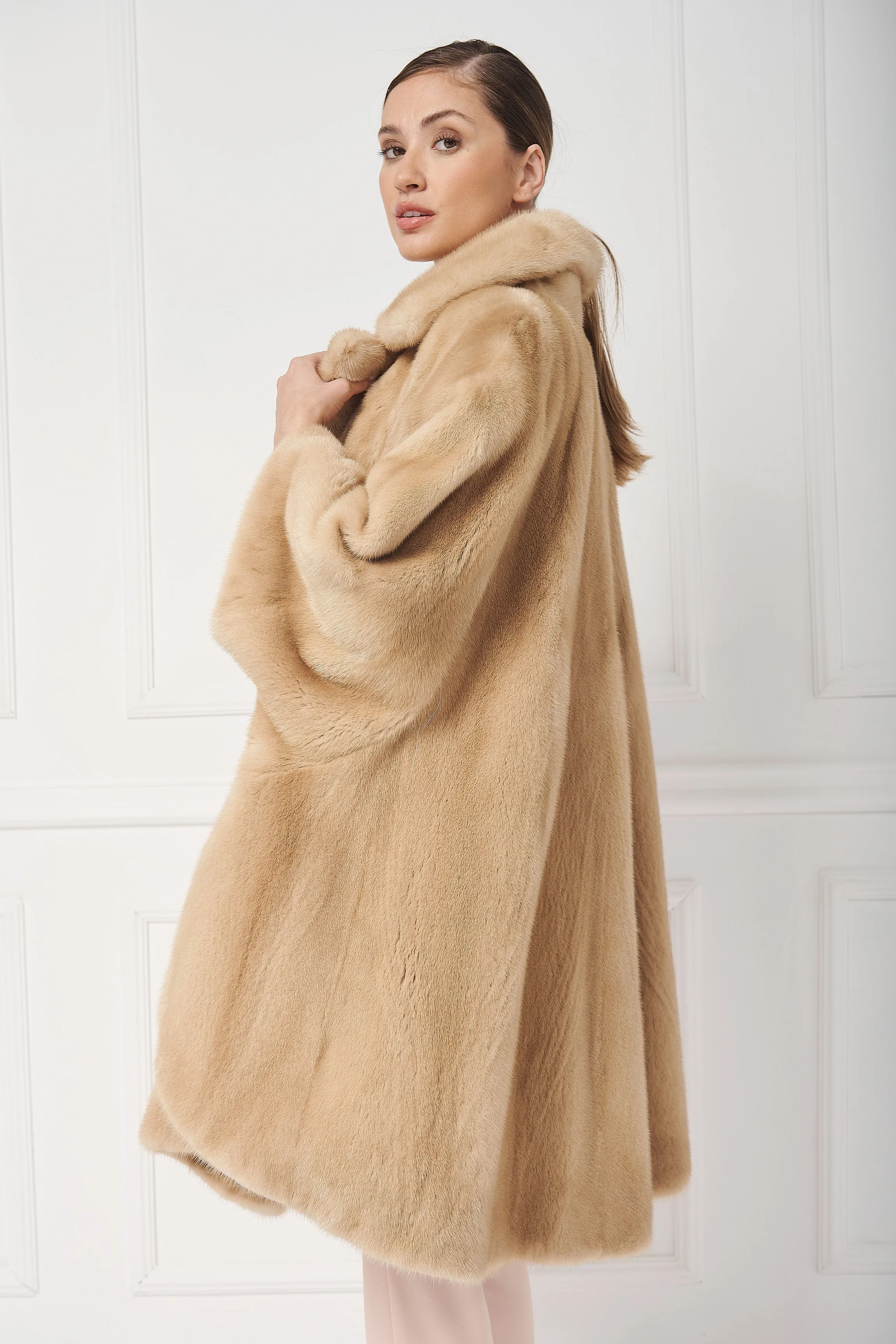 Oversize cape jacket with english collar