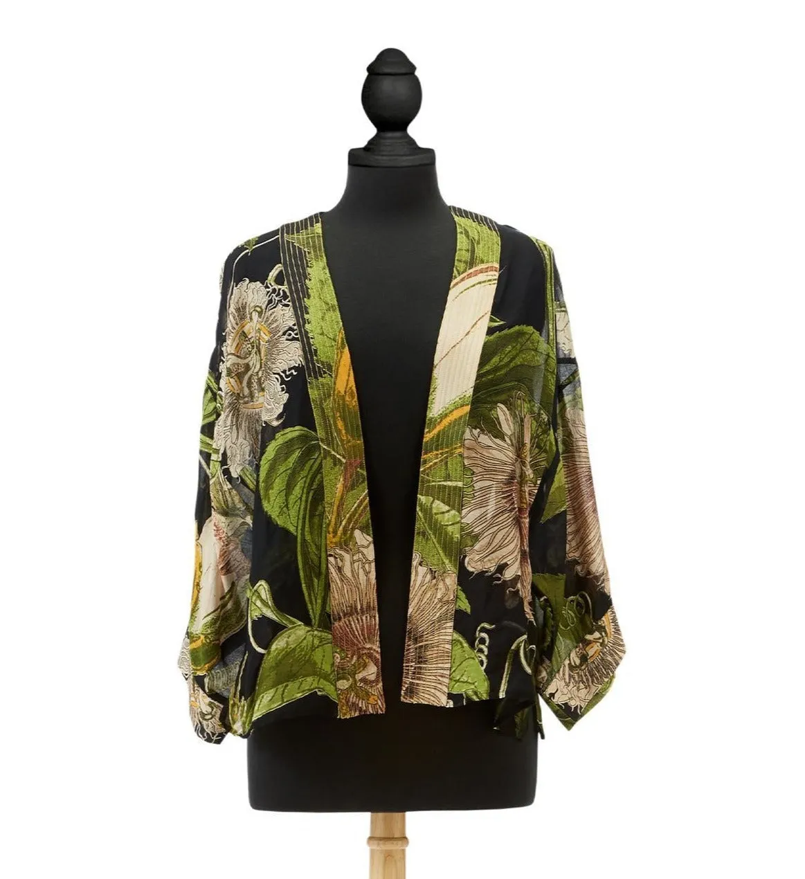 Passion flower short kimono