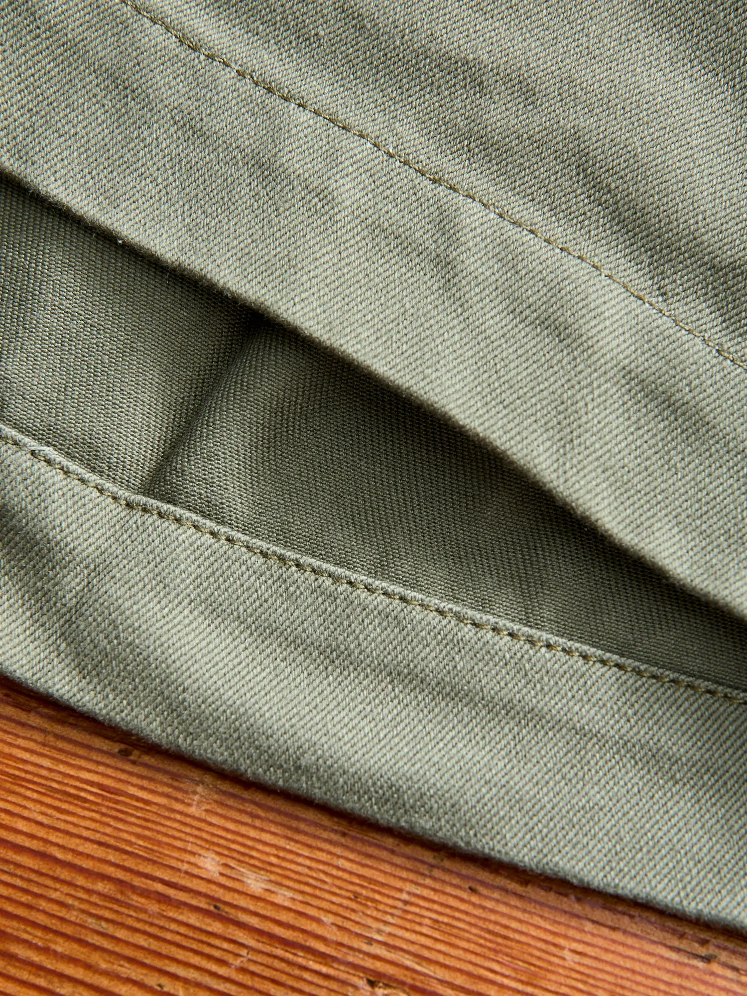 Pleated Military Chino Shorts in Olive