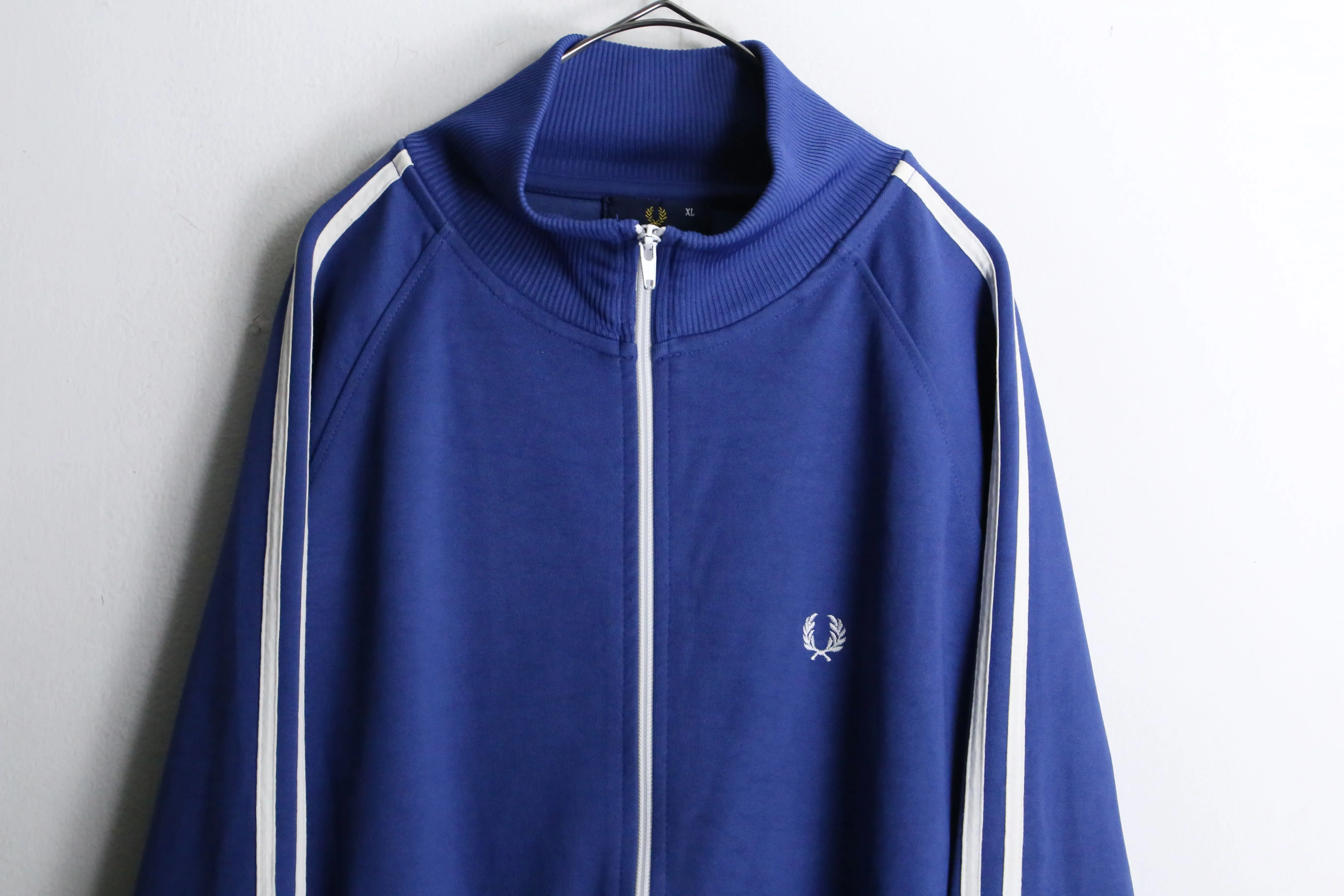 "FRED PERRY" blue × white zip up track jacket