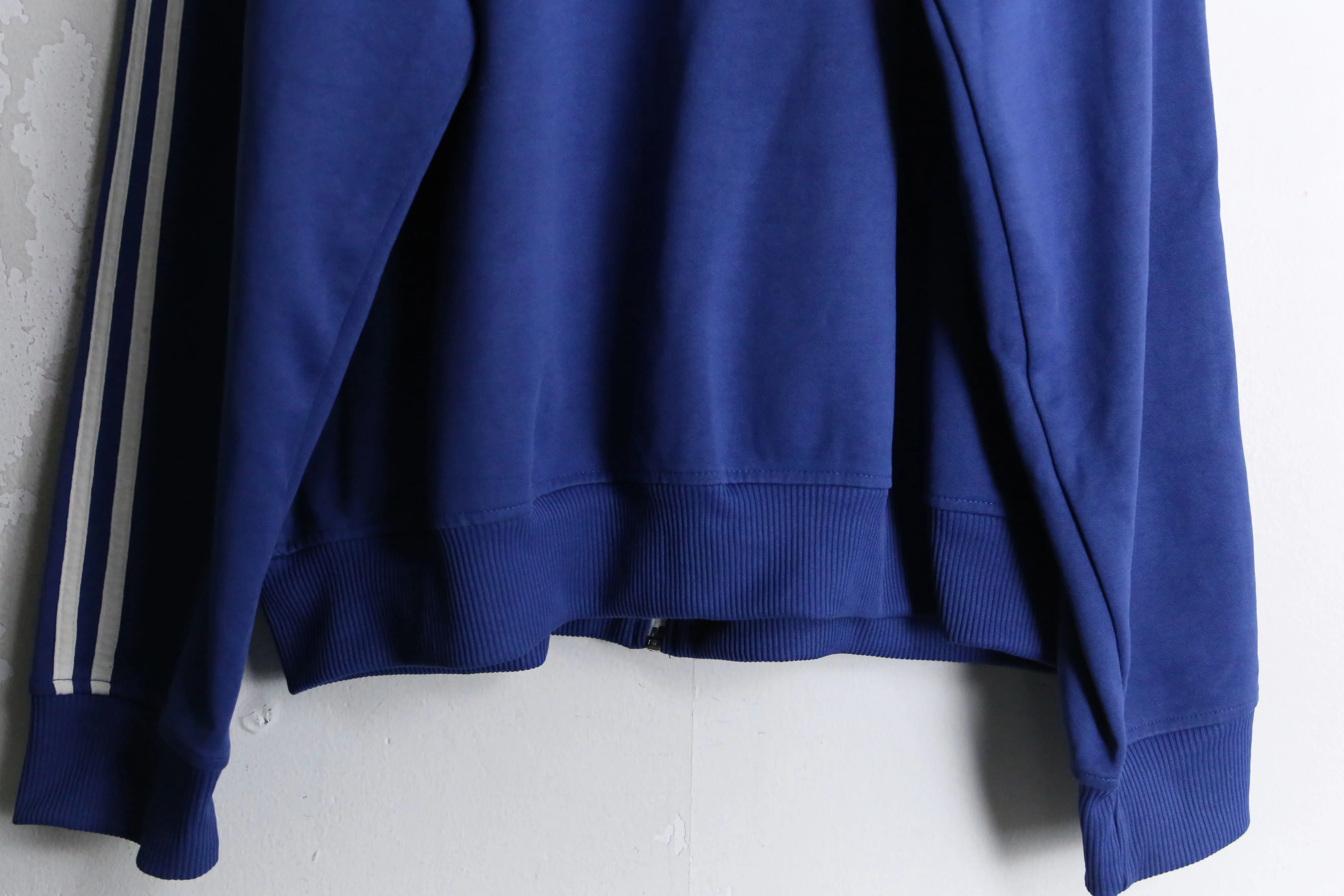 "FRED PERRY" blue × white zip up track jacket