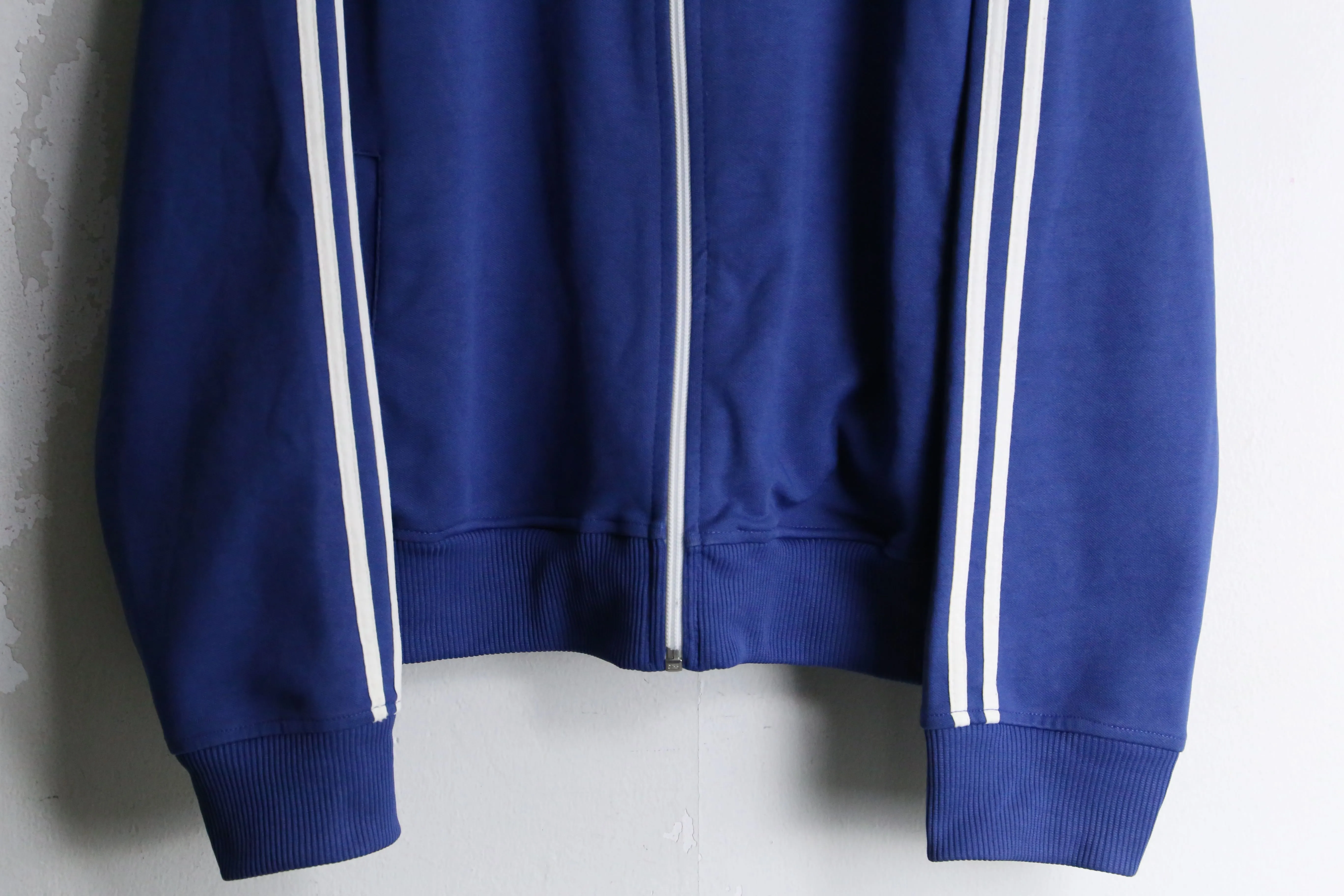 "FRED PERRY" blue × white zip up track jacket