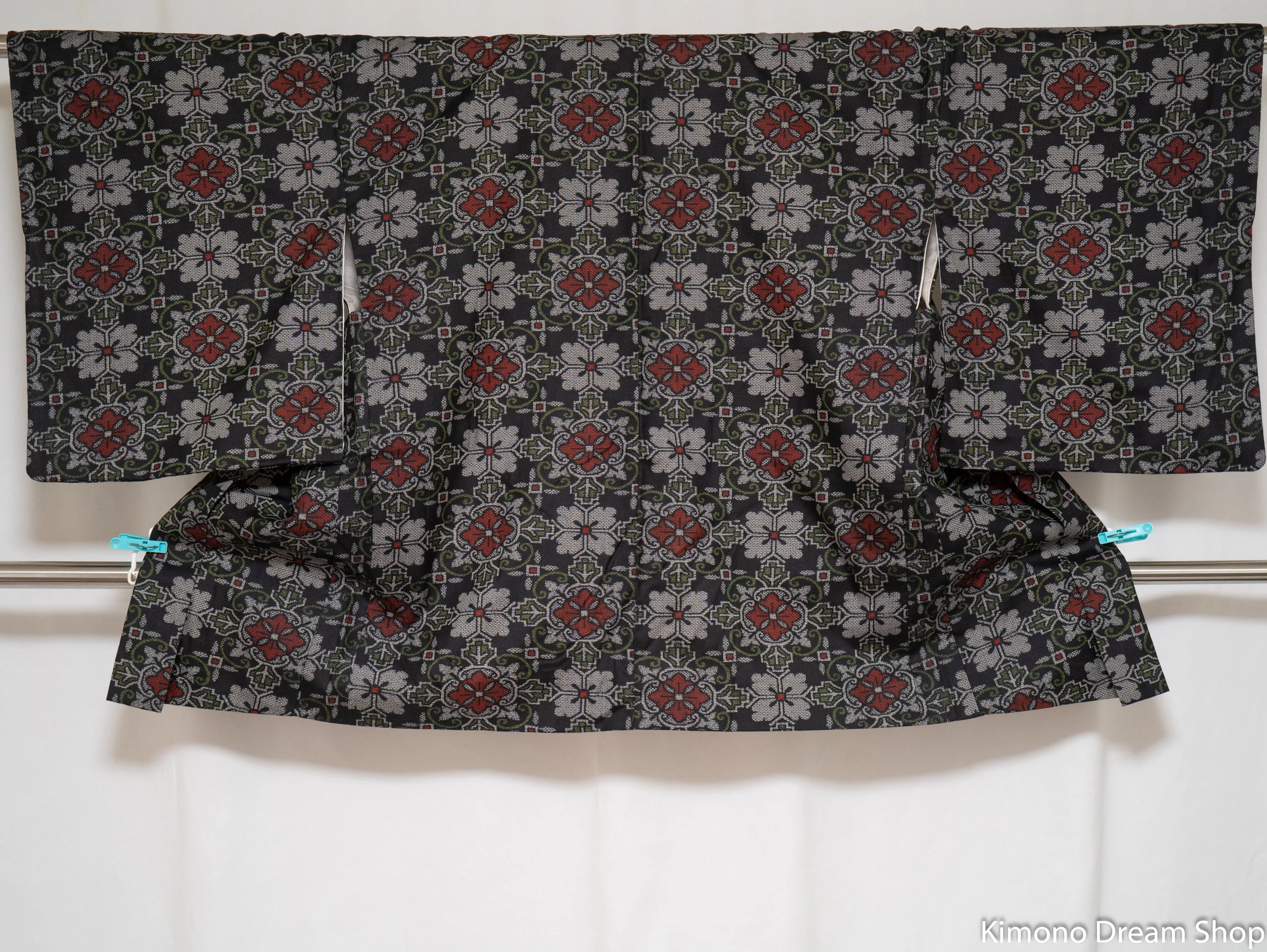 Retro Style Haori - Abstract Gothic Floral Patterns Black Grey Green Red - Weaved In - Vintage Kimono Jacket