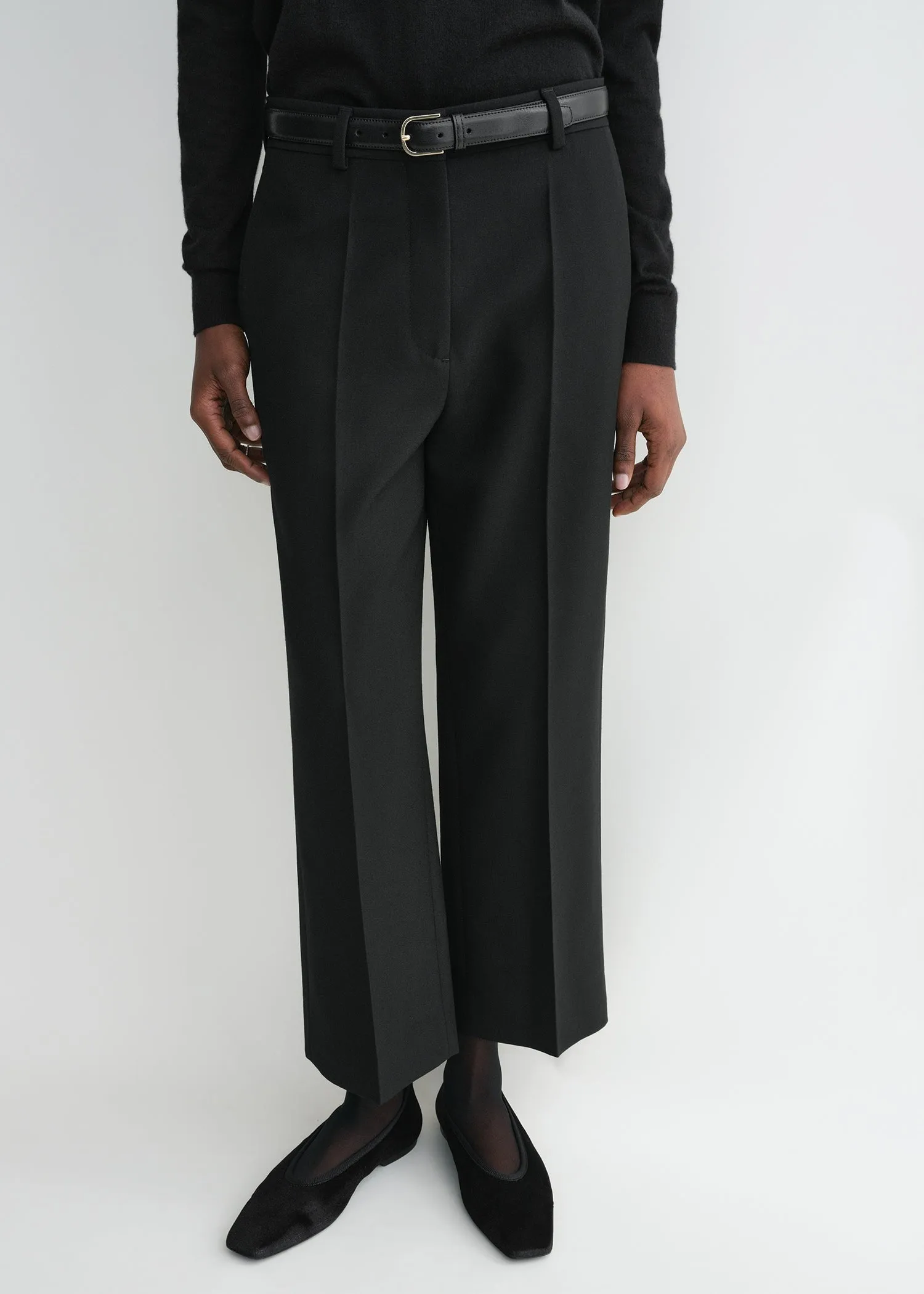 Straight cropped trousers black